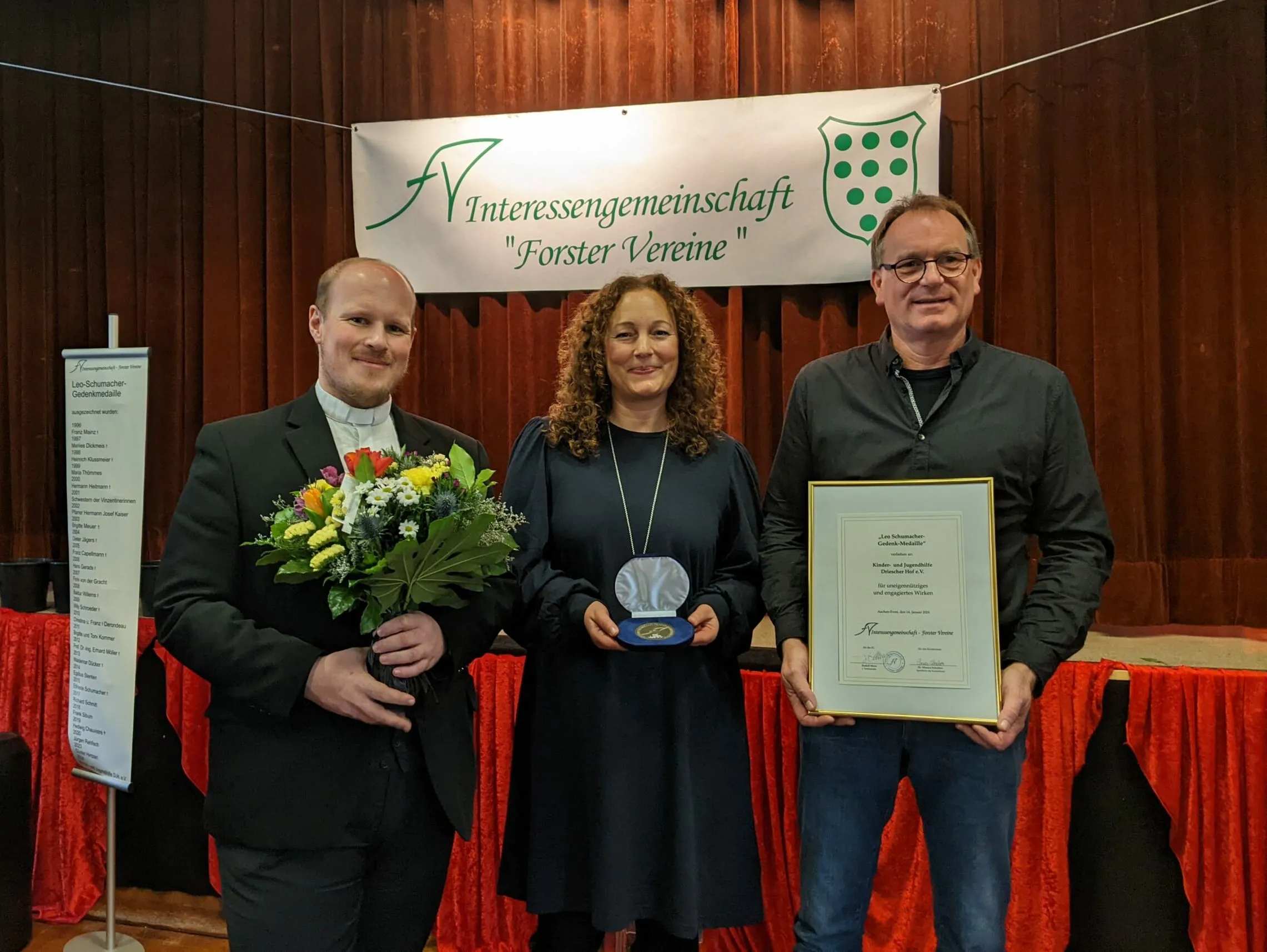 Mitglieder und Team des D-Hof Aachen
